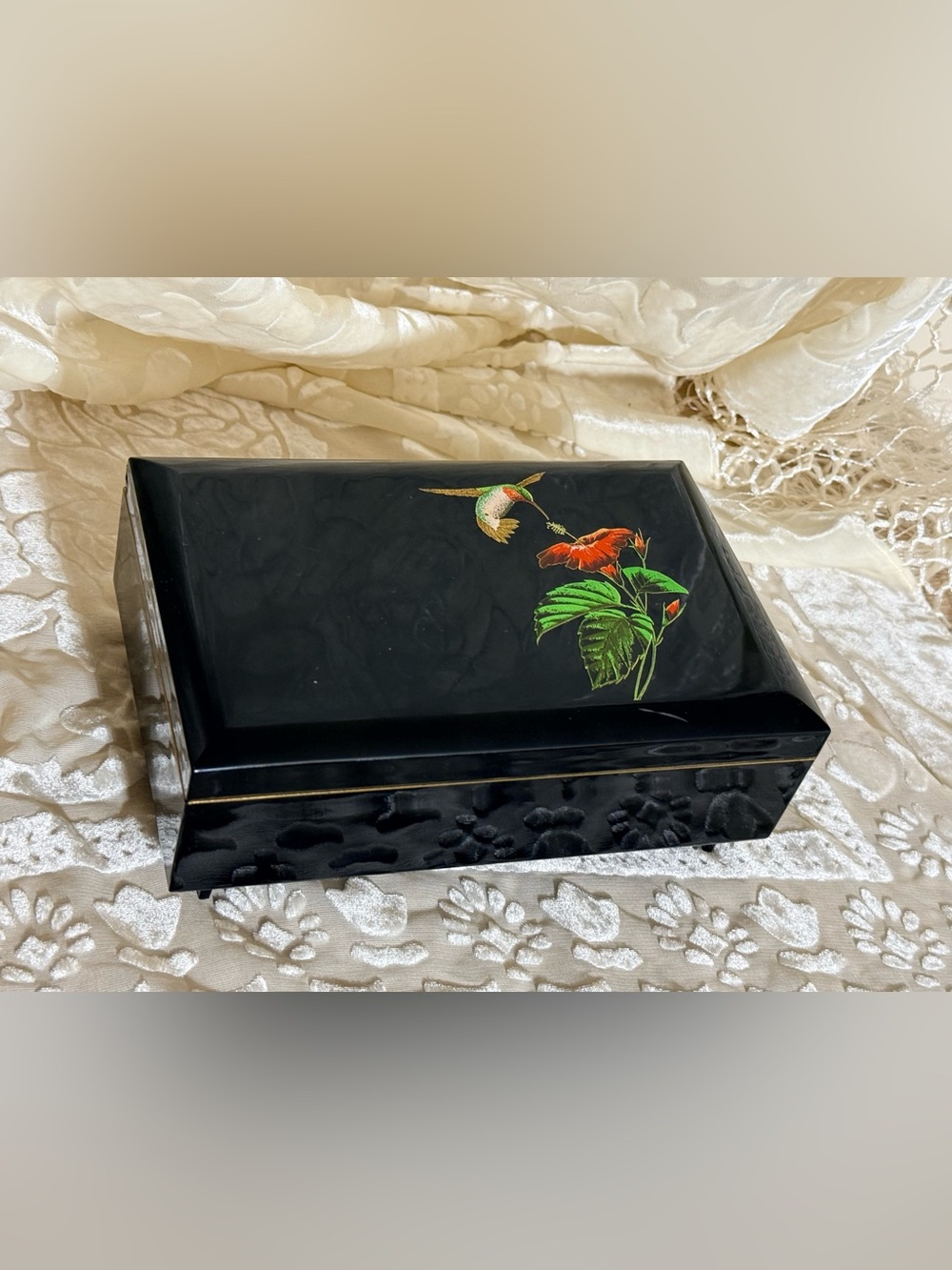 Otagiri Black Lacquer Hummingbird Jewelry Box with Music